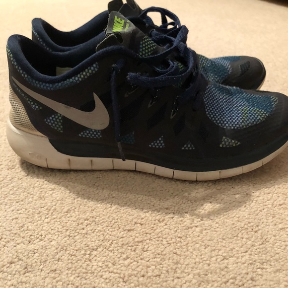 Nike Women’s Sneakers - Picture 3 of 4